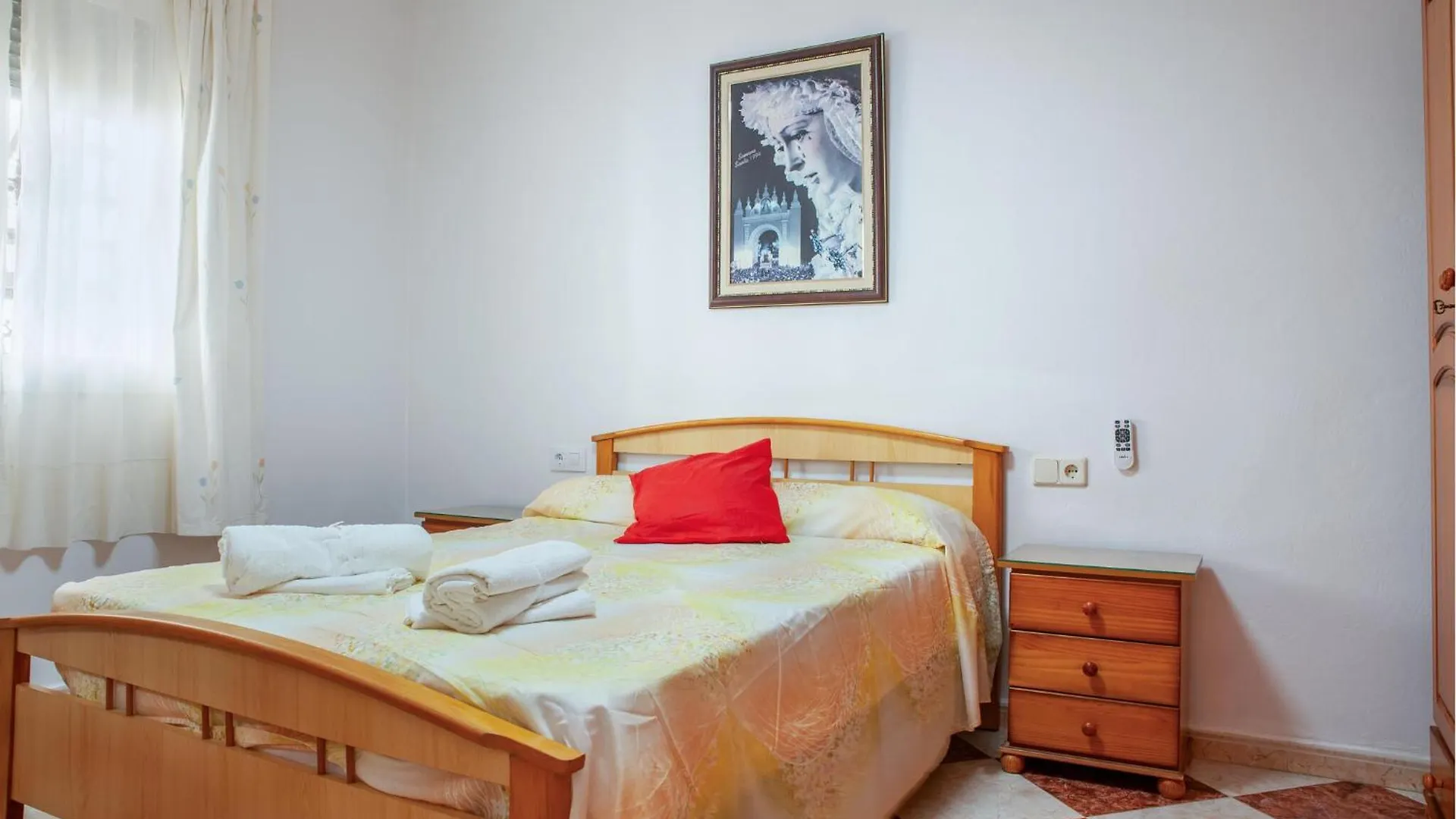 2 Bedroom Nice Home In Alcala Del Rio Holiday home